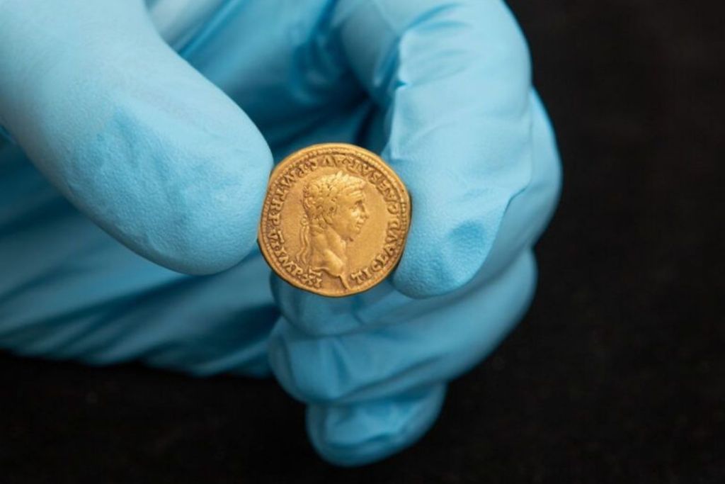 Detalle de las monedas encontradas en Bunnik, que reflejan la conexión entre Roma y Britania durante el período de expansión del Imperio