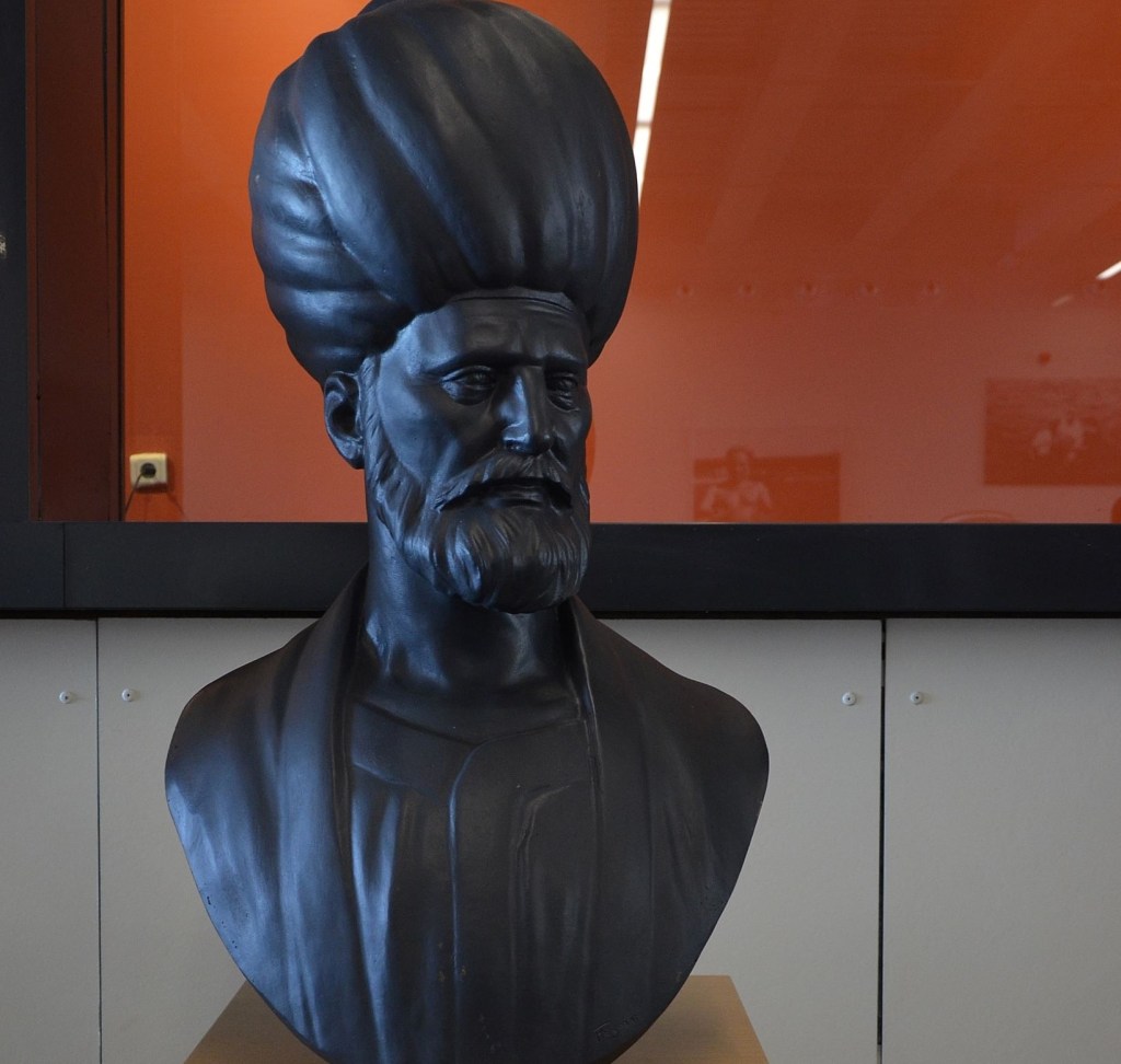 Busto del navegante otomano Piri Reis