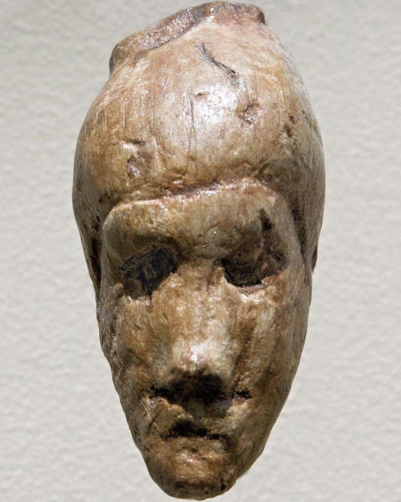Cabeza tallada de marfil de Dolní Věstonice, el primer retrato humano