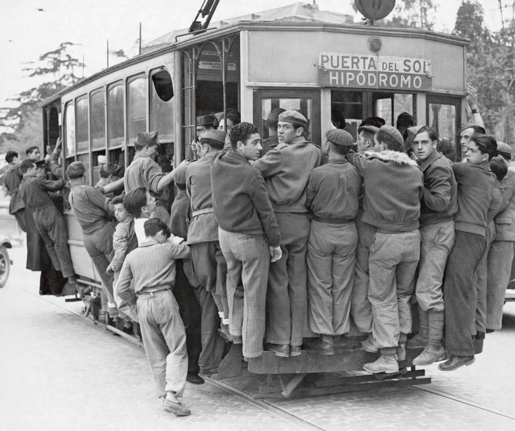 Un tranvía madrileño en junio de 1939