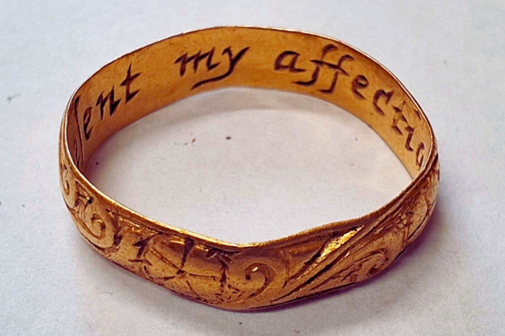 El anillo del siglo XVII hallado en las afueras de Lancaster, un testimonio de amor perdido en el tiempo