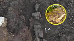 Cinco esculturas romanas emergen en la antigua Perge