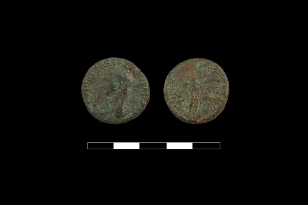 Los análisis confirmaron que la moneda pertenece al período del emperador Claudio