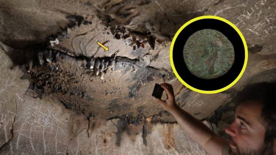 Los investigadores iluminan el punto exacto donde fue hallada la moneda romana