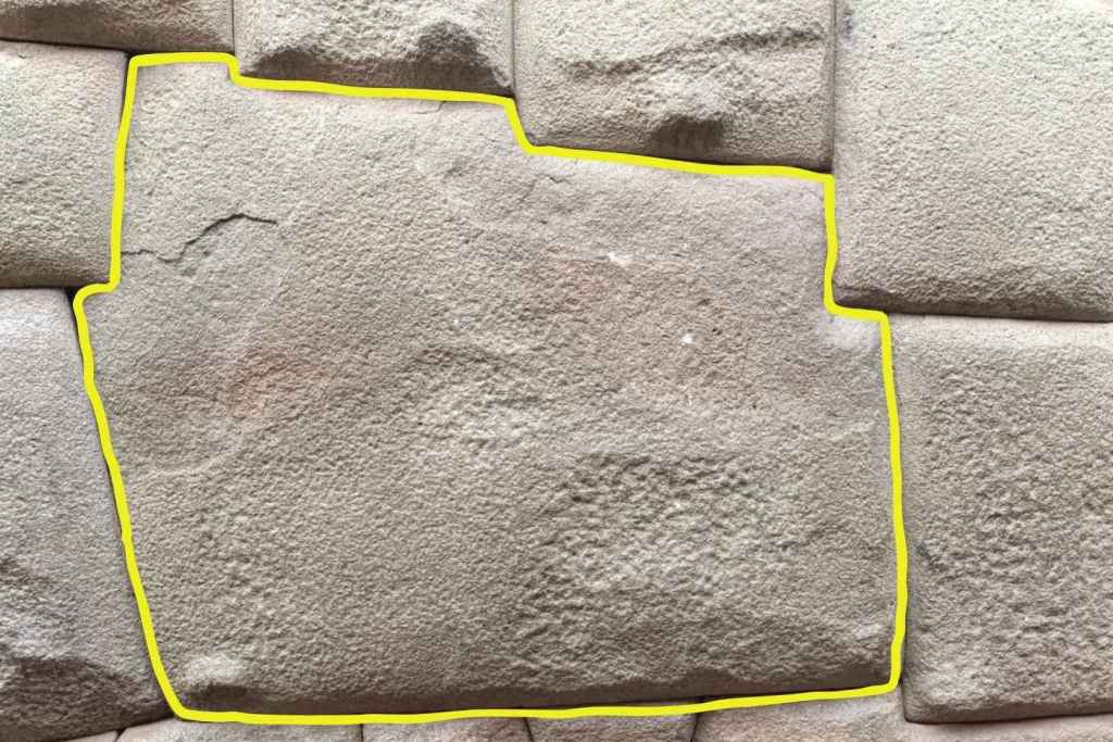 La piedra recibe su nombre debido a sus 12 ángulos distintivos