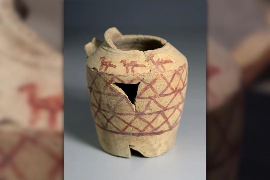 Jarra de cerámica de hace 1.200 años, utilizada para almacenar líquidos en la antigüedad