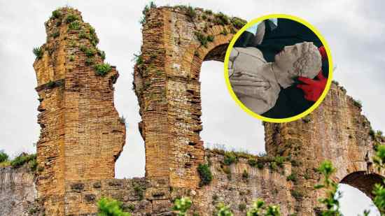 Arqueólogos desentierran en Aspendos una estatua de Hermes con un carnero
