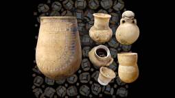 Hallan en Egipto la tumba de un comandante de Ramsés III con un anillo de oro y flechas de guerra