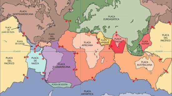 Mapa de la ubicación y movimiento de las placas tectónicas en la corteza terrestre.