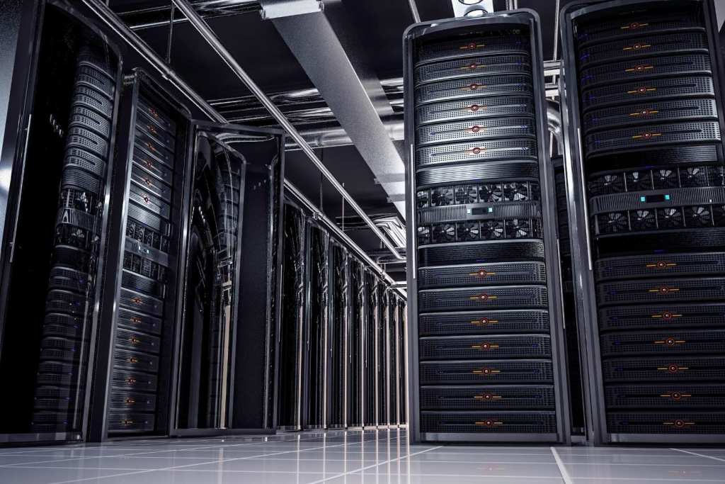 Tan imponentes como silenciosos, los centros de datos ya rivalizan con industrias enteras en consumo de recursos naturales