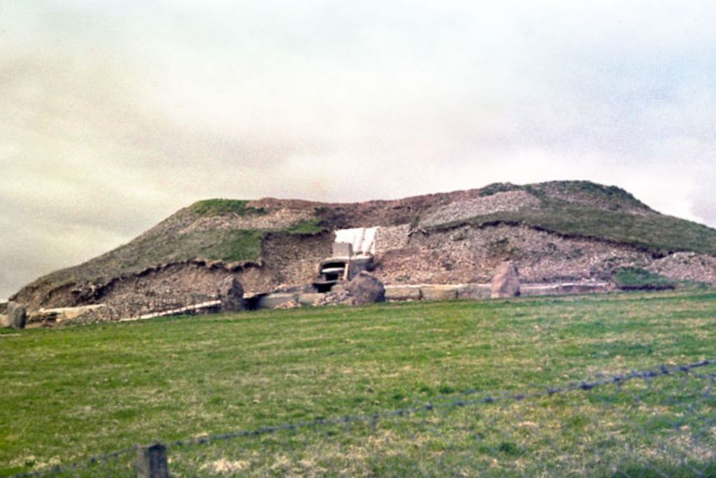 Excavaciones en Newgrange, marzo de 1968