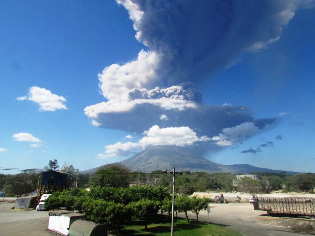 ¿Qué papel juegan los volcanes en la regulación del clima global?