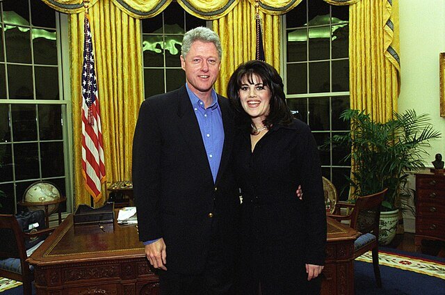 Bill Clinton y Monica Lewinsky en el Despacho Oval