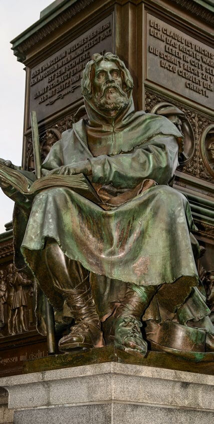 Estatua de Pedro Valdo