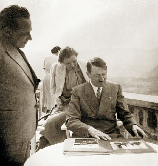Hitler junto a Eva Braun
