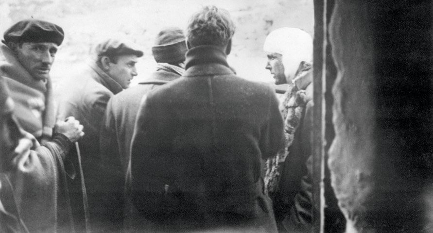 Kim Philby herido en la guerra civil española