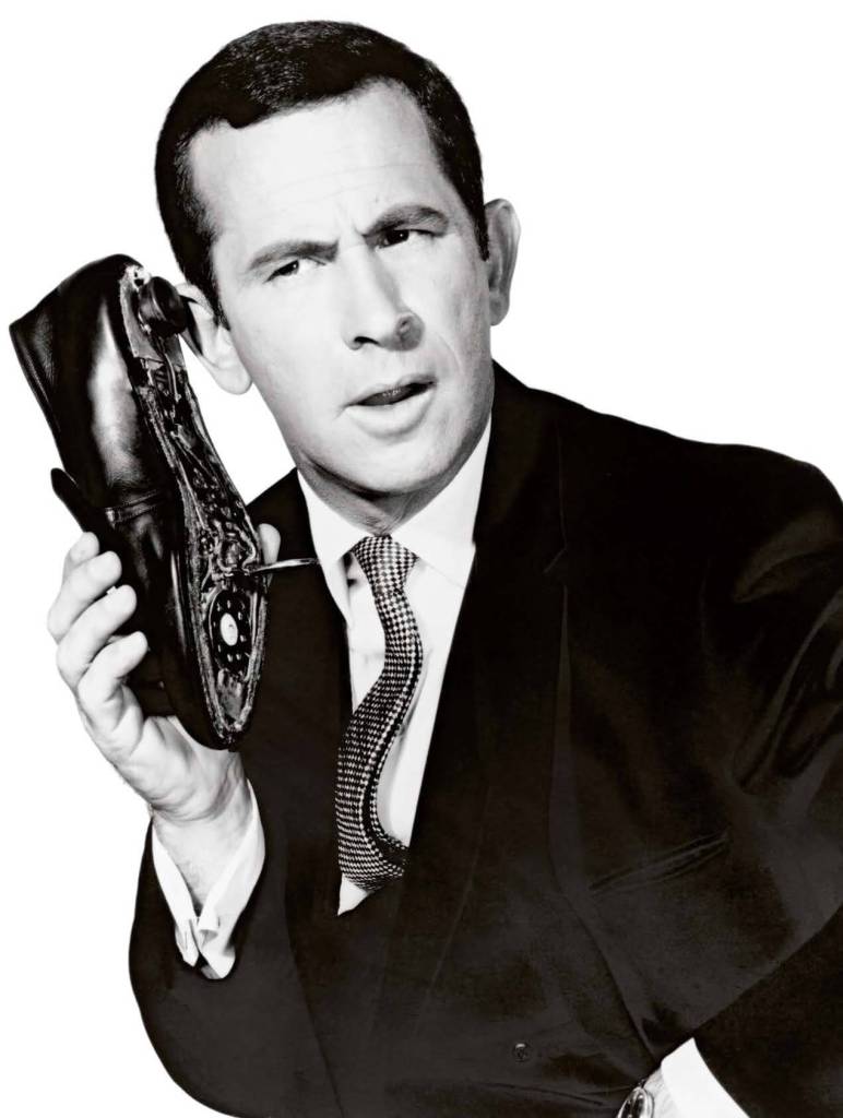 Superagente 86 con el zapatófono