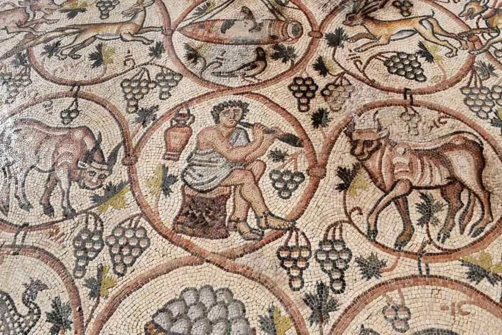 El mosaico de Be'er Shema, hallado hace más de tres décadas en las proximidades del kibutz Urim, tiene una antigüedad estimada de unos 1.600 años