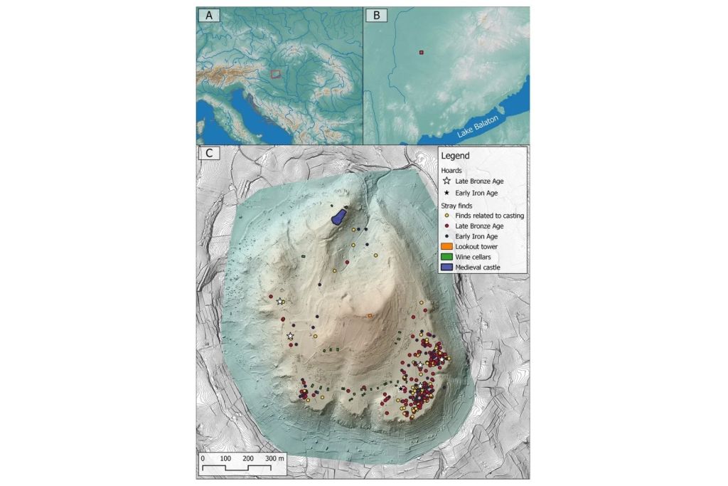 Mapa con la ubicación de la colina de Somló, el relieve de la zona estudiada y los puntos donde se hallaron los objetos
