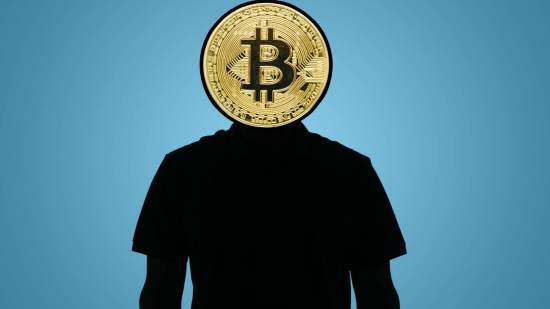 ¿El inventor del Bitcoin vivía entre nosotros? La historia jamás contada de un genio oculto tras un seudónimo