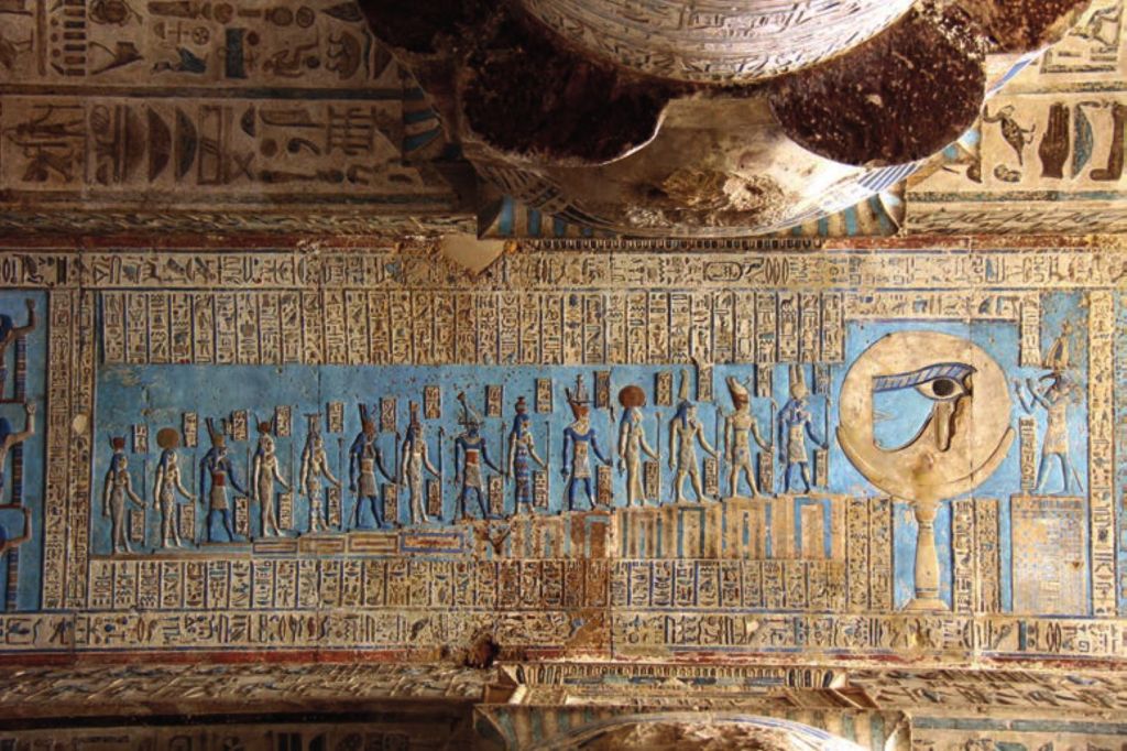 Techo del pronaos del templo de Hator en Dendera
