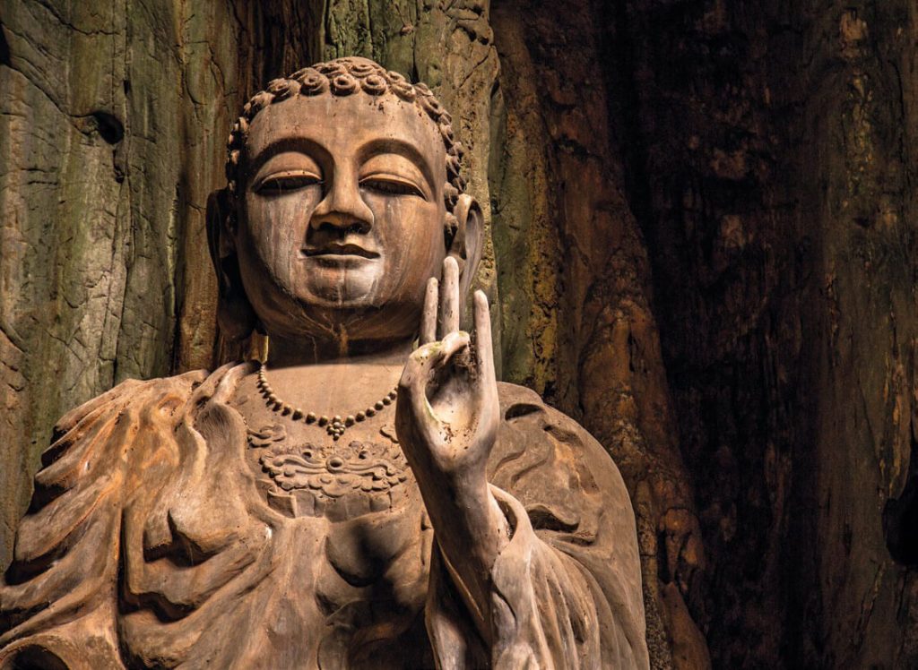 Buda de la cueva del Monte Agua en Hoi Han