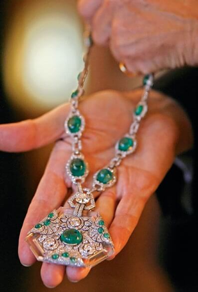 Collar de esmeraldas y diamantes que perteneció a Anita Delgado