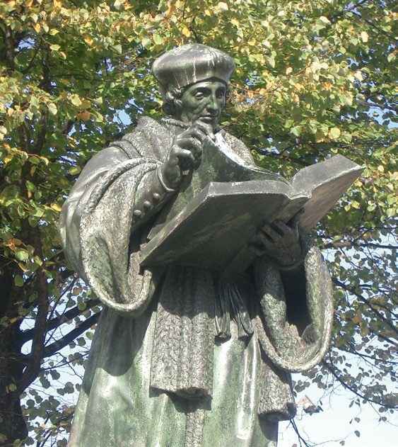 Estatua de Erasmo de Rotterdam