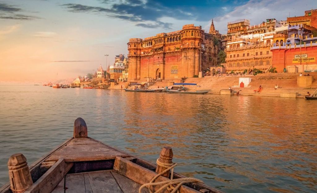 Ghats de Benarés junto al Ganges