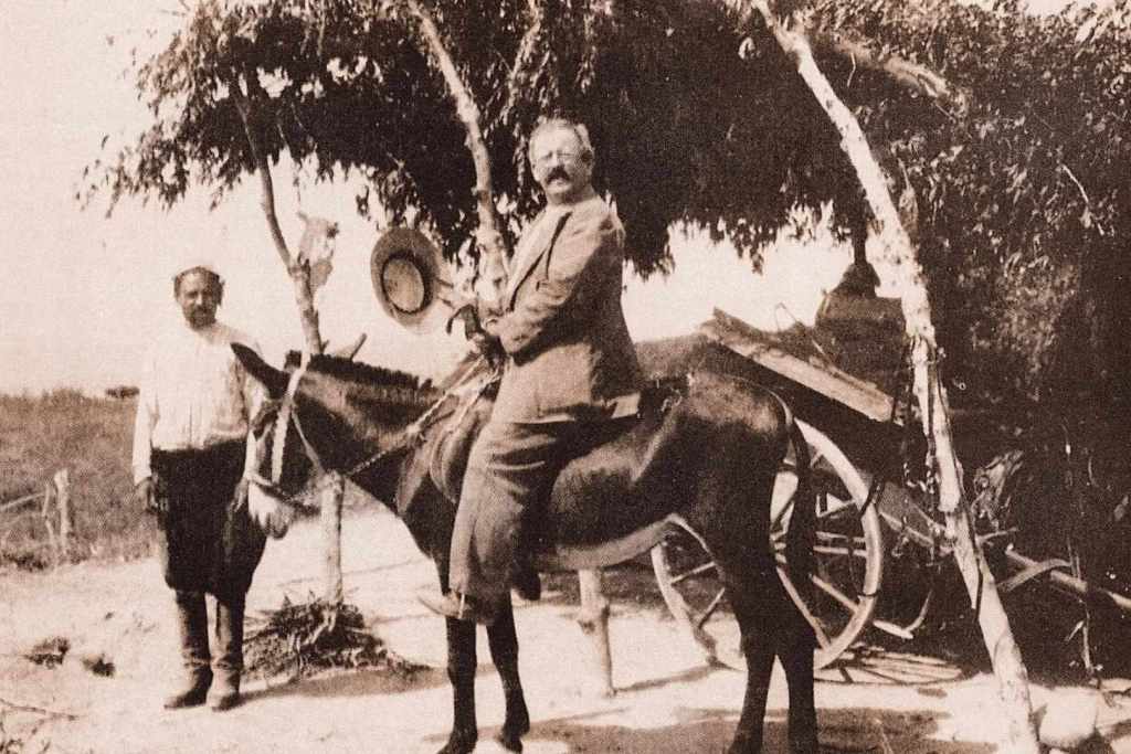 Fue en 1885 cuando el arqueólogo alemán Max Ohnefalsch-Richter localizó por primera vez el santuario de Apolo