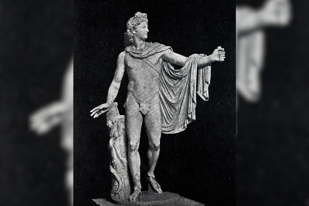 Apolo, dios griego del arco y la luz, hijo de Zeus, fue una de las deidades más veneradas tanto en la Antigua Grecia como en Roma, donde se le asociaba con la profecía, la música y la curación