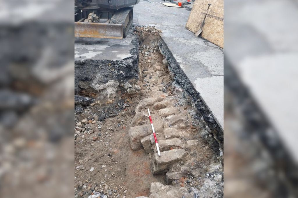 El hospital fue en gran parte desmantelado durante los profundos cambios religiosos que trajo la Reforma inglesa