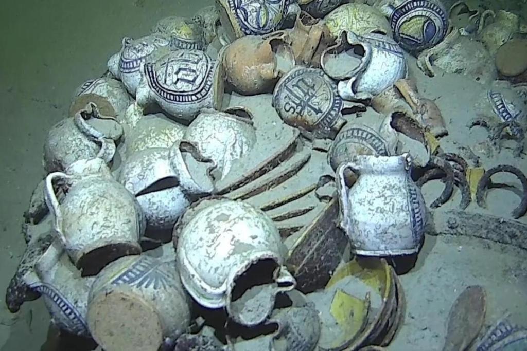 Arqueólogos informan que, de manera fortuita, localizaron lo que serían los restos de un navío mercante del siglo XVI a más de 2.500 metros de profundidad frente a la costa sur de Francia