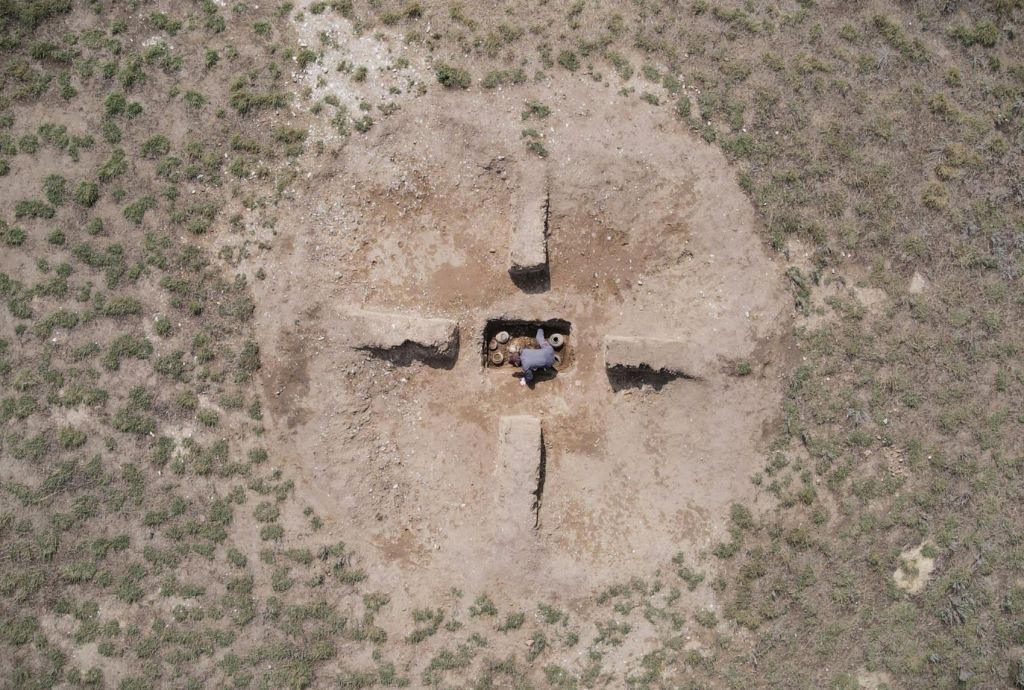 Tumba del "gigante" de Azerbaiyán