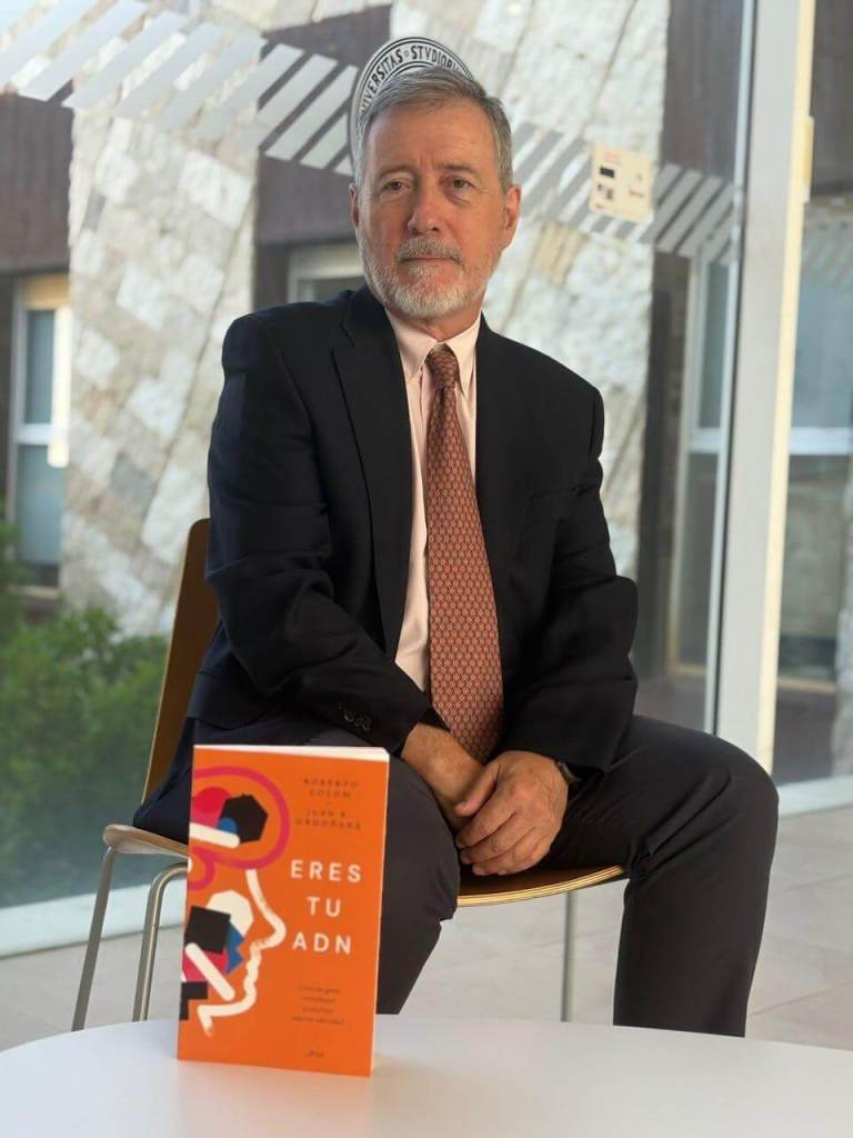 "Explicar el comportamiento atendiendo solo a los genes es como pintar un cuadro con la mitad de los colores": Roberto Colom y Juan R. Ordoñana sobre su reciente libro