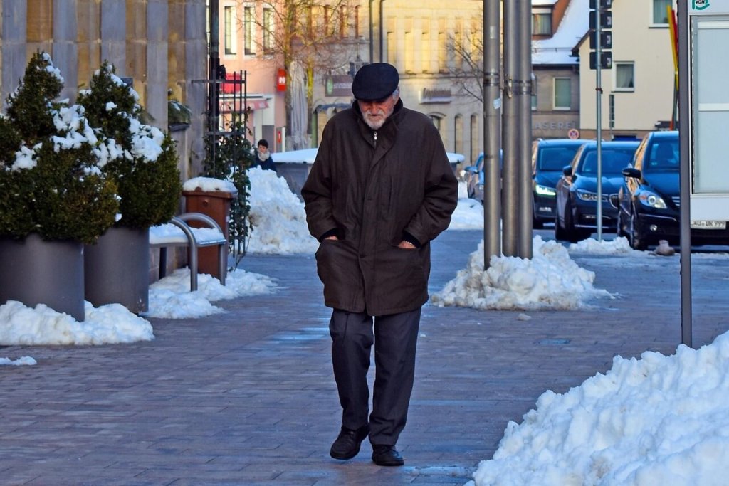 Trayectorias de la soledad en la población española ¿un fenómeno estable o cambiante? 2