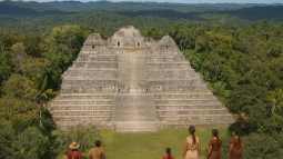 Representación fantasiosa de la ciudad maya de Caracol