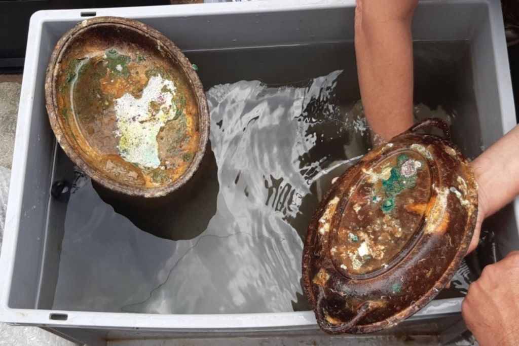 Esta bandeja pertenecía al exclusivo comedor de Primera Clase del Britannic, reflejo del lujo que aún conservaba el buque incluso tras su conversión en hospital de guerra