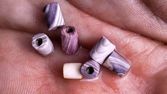 Descubren en una colonia inglesa de Canadá unas cuentas indígenas que desconciertan a los arqueólogos