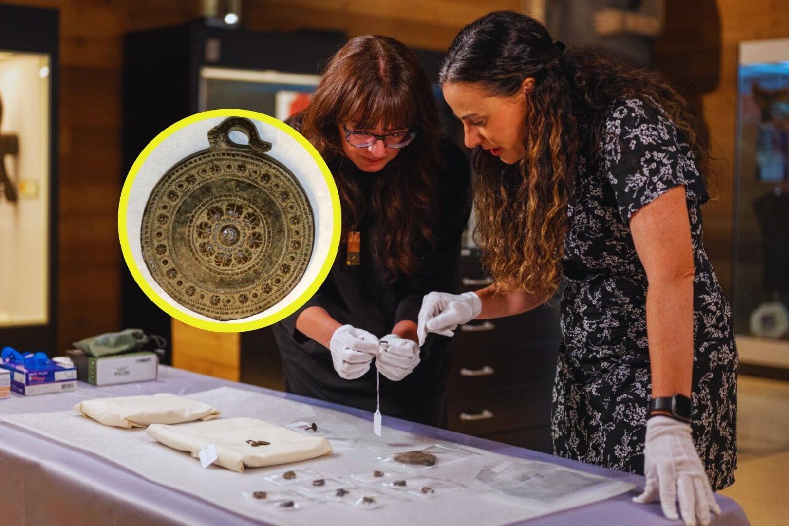 Aparece en Canadá un tesoro de extraños artefactos medievales