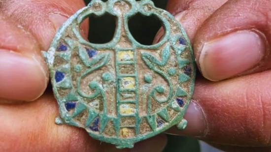 Al principio, Martin Williams creyó que aquel broche de 2.000 años no era más que un simple juguete infantil