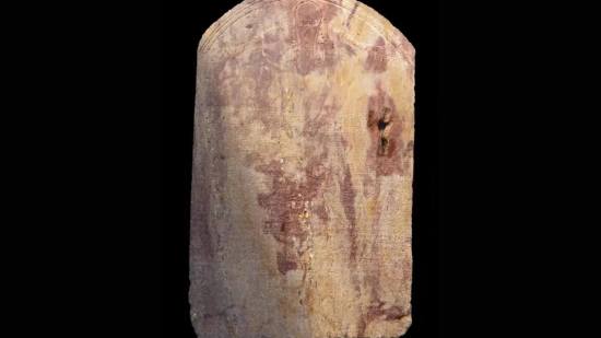 La versión recientemente descubierta del Decreto de Canopo destaca por estar escrita exclusivamente en jeroglíficos, a diferencia de las anteriores que combinaban varias lenguas