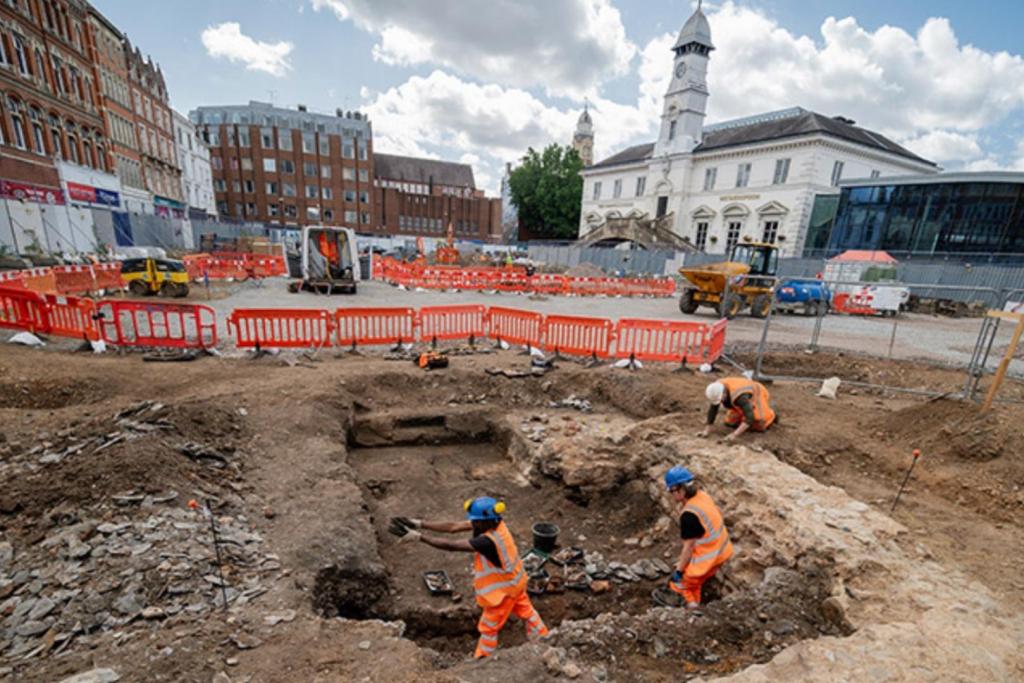 Desde julio, un equipo de arqueólogos de la Universidad de Leicester lleva realizando trabajos en el yacimiento