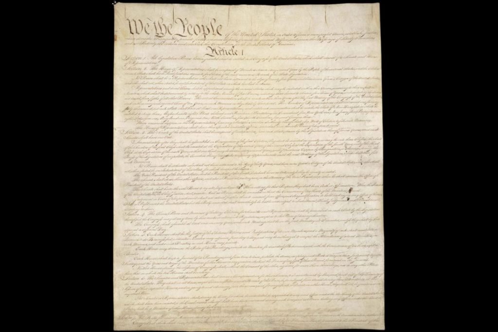 Primera página de la Constitución de Estados Unidos