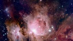 Un experimento de laboratorio muestra cómo el polvo de estrellas pudo transportar los primeros ingredientes de la vida.