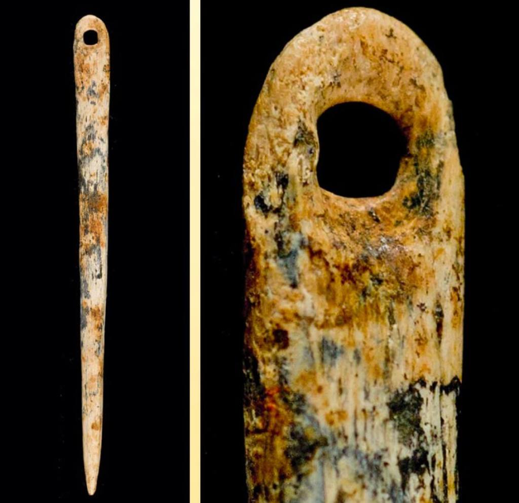 Las agujas paleolíticas, perforadas para usarse con finos hilos, prueban la existencia de técnicas de costura para fabricar vestuario confortable, ceñido al cuerpo, los brazos y las piernas.