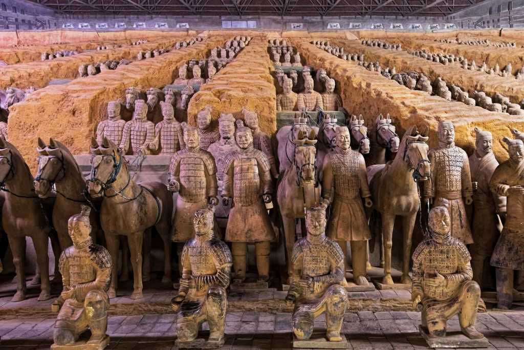 El Ejército de Terracota fue enterrado junto al mausoleo de Qin Shi Huang con la misión de custodiar al primer emperador en su viaje al más allá