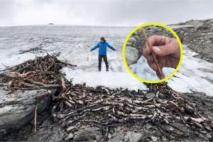 Descubren en Noruega una trampa de caza de 1.500 años intacta bajo el hielo: tenía cercas de madera, astas cortadas y misteriosas palas decoradas