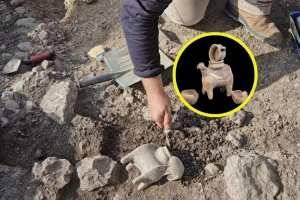 Arqueólogos desentierran un altar cananeo de hace 3.300 años junto al Armagedón bíblico: una vasija con forma de carnero y un “juego de té” revelan un culto perdido