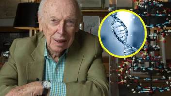 Adiós a James Watson, el Nobel que descubrió el ADN y fue expulsado por sus ideas polémicas